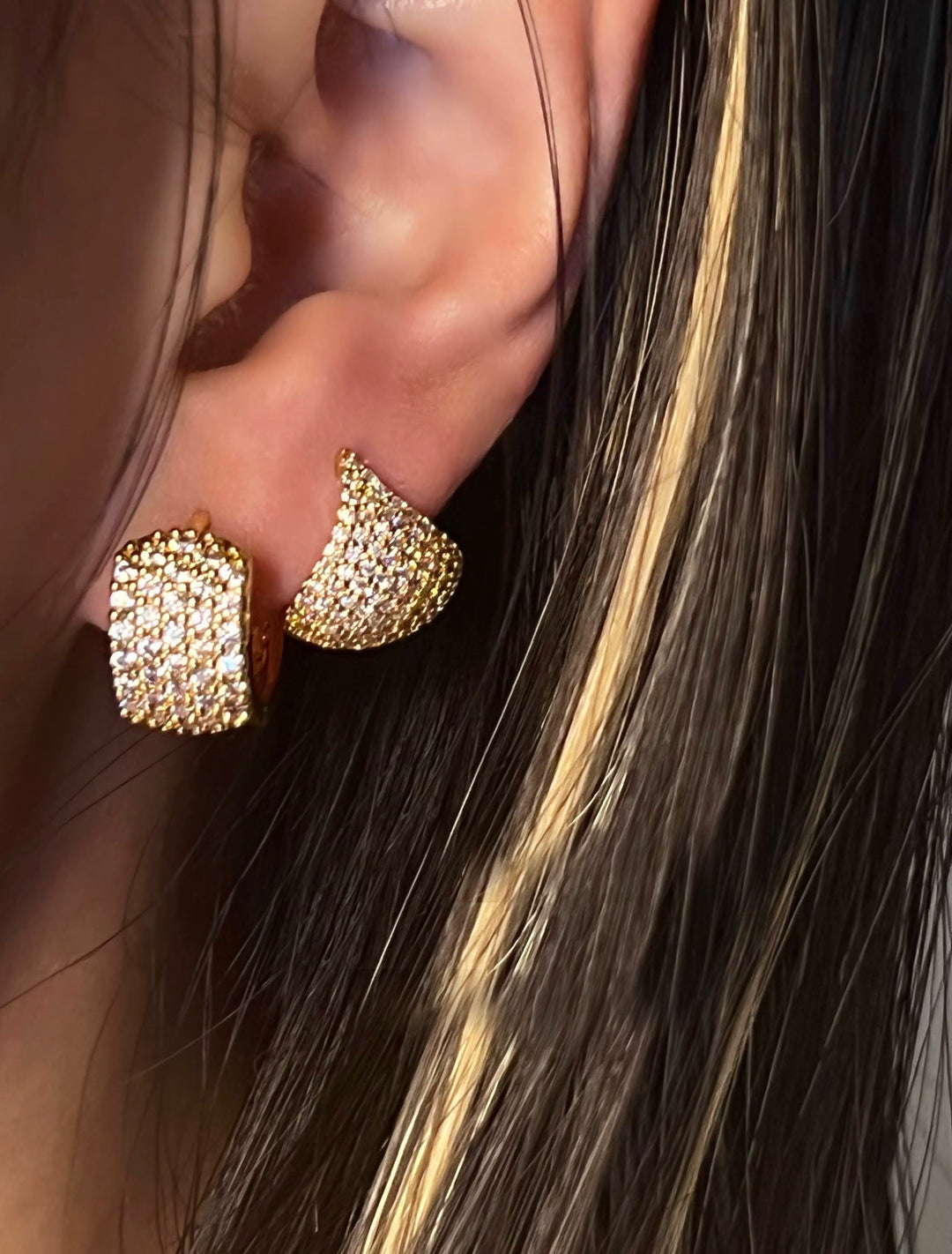 Zoey Huggie Earrings