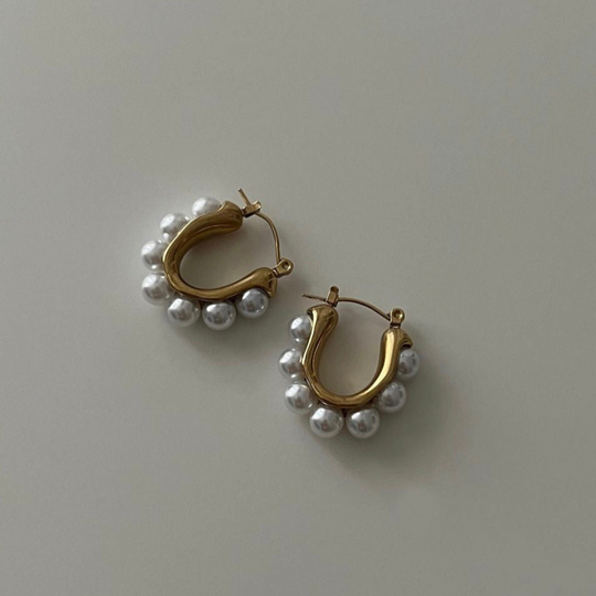 Akari Pearl Earrings
