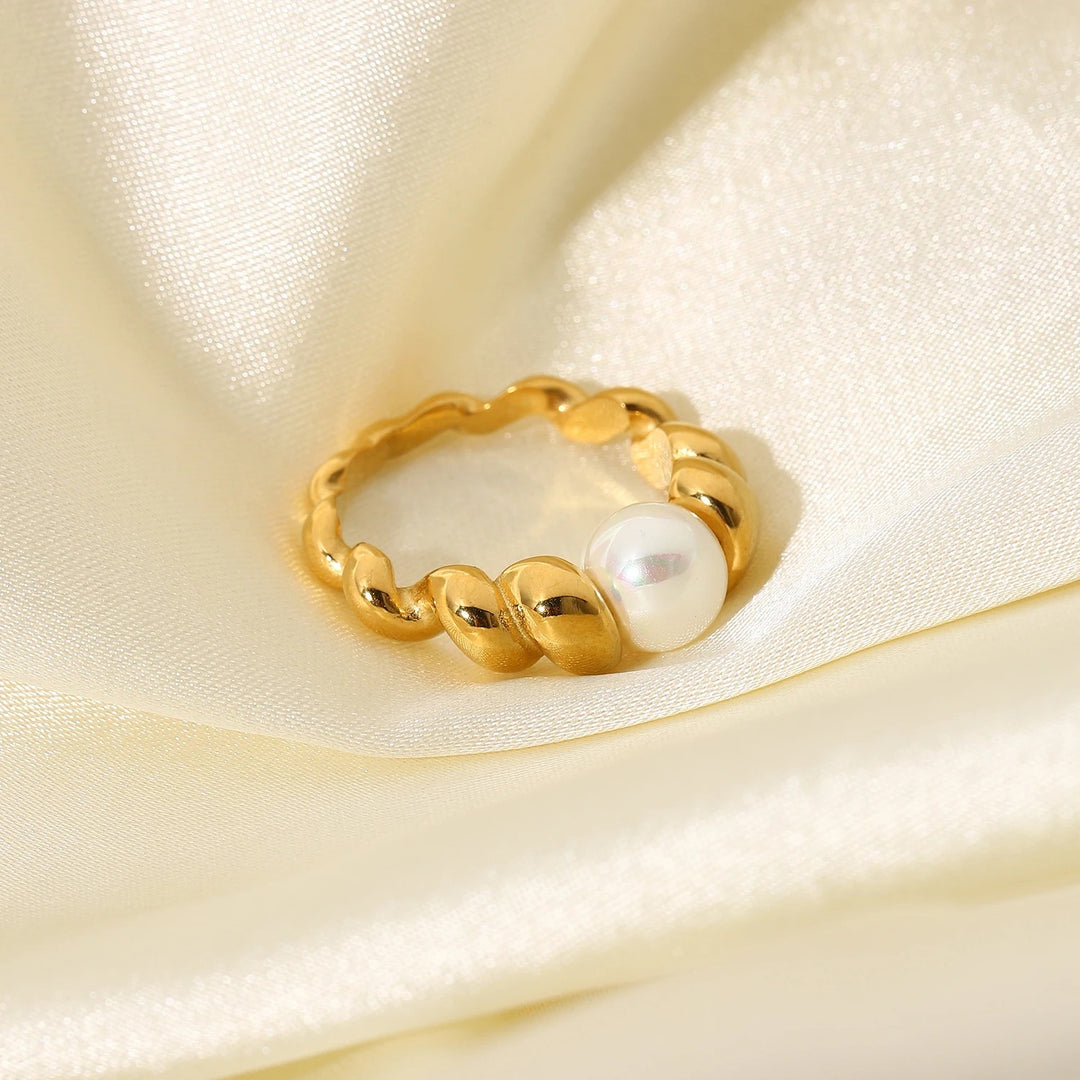 Lena Pearl Ring
