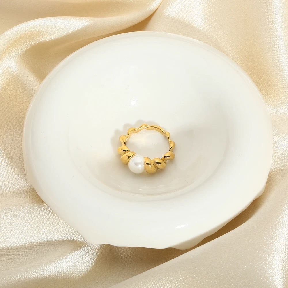 Lena Pearl Ring