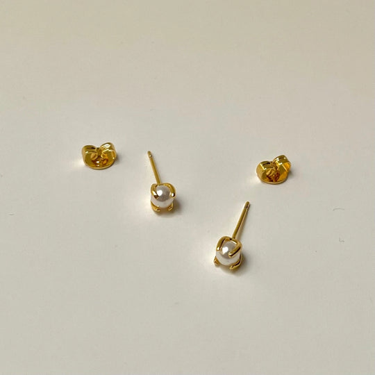 Rosa Pearl Stud Earrings
